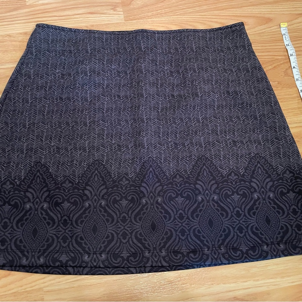 Athleta Black and Gray A-Line Skirt